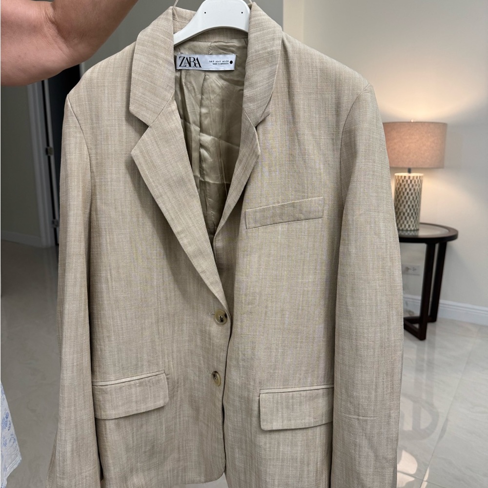 Zara Women’s Light Tan Blazer